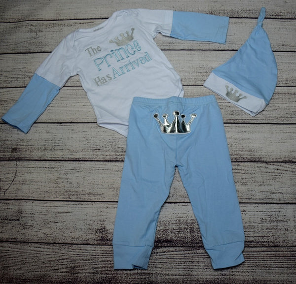 Personalised new baby boy baby grow I Have Arrived Baby Outfit - Blue