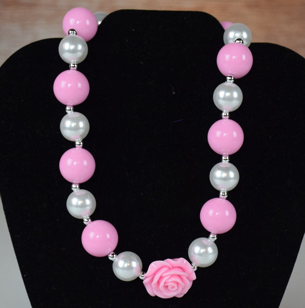 Pearls and Rose Chunky Necklace (More Colors) - Gabskia