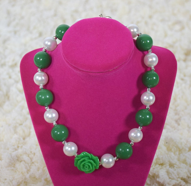 Pearls and Rose Chunky Necklace (More Colors) - Gabskia